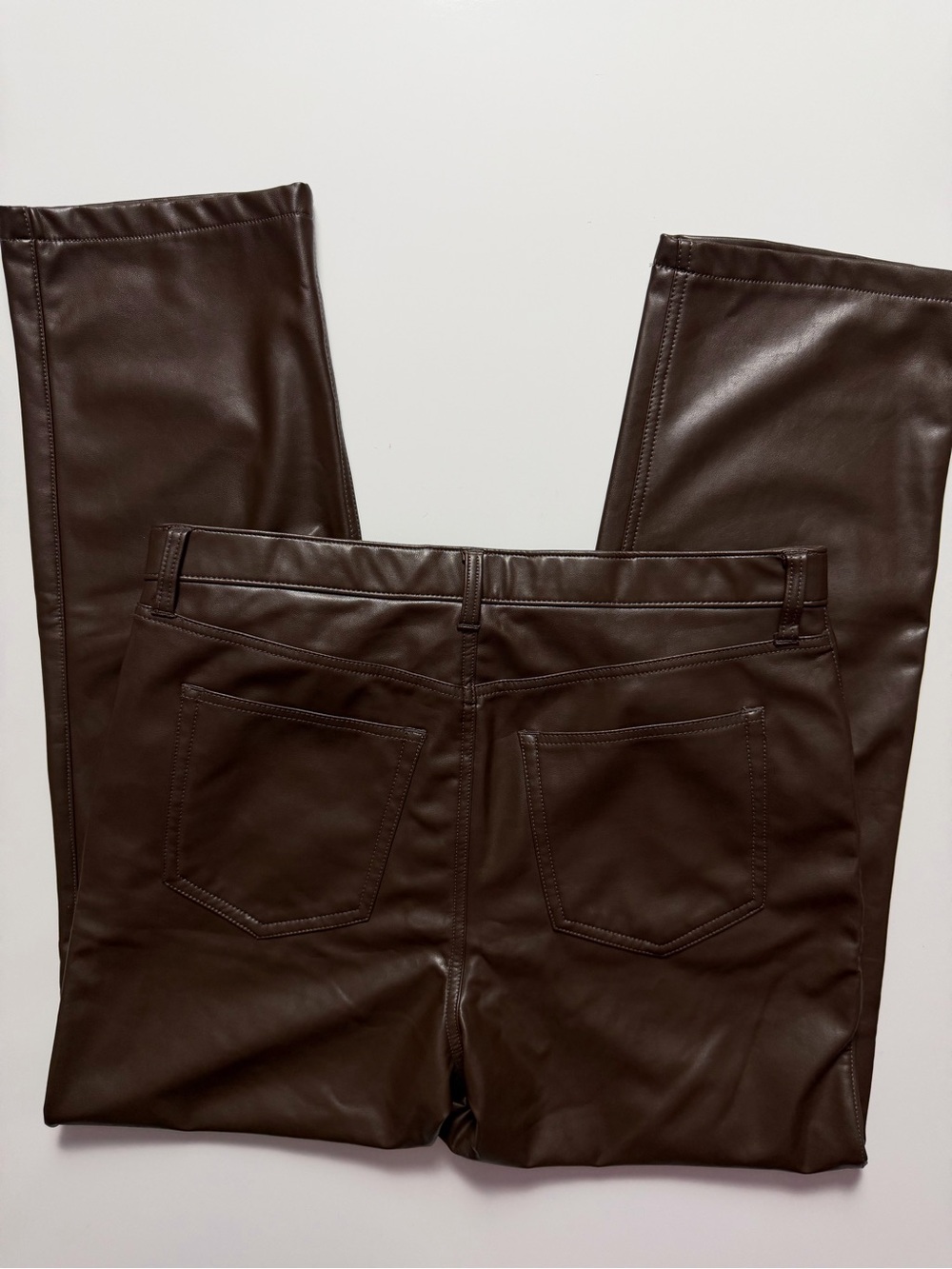 Abercrombie & Fitch 90s Straight Ultra HR Leather Pants, Brown, Size 33/16 - Picture 3 of 4